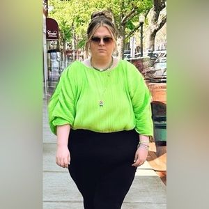 Super chic, lime, green blouse